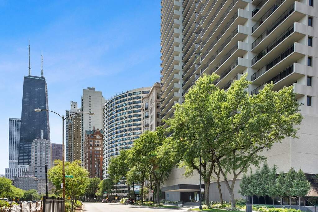 1212 N Lake Shore Drive #19BN property in Chicago