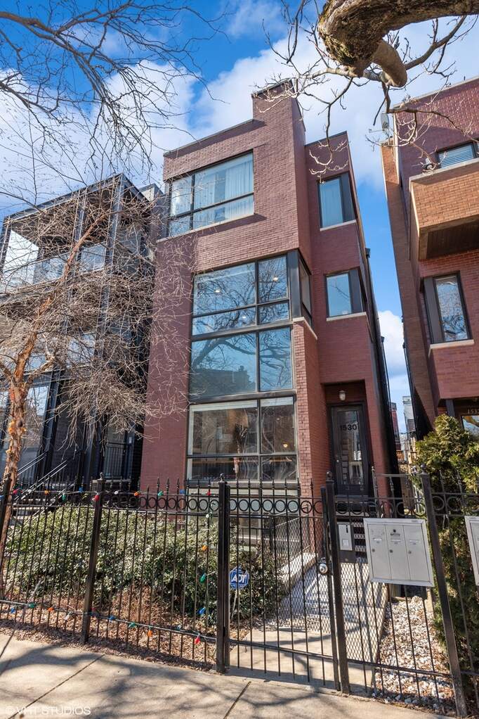 1530 N Wood Street #1 property in Chicago