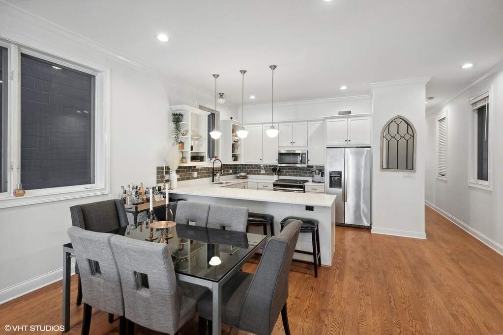 Designer kitchen and refined entertaining spaces