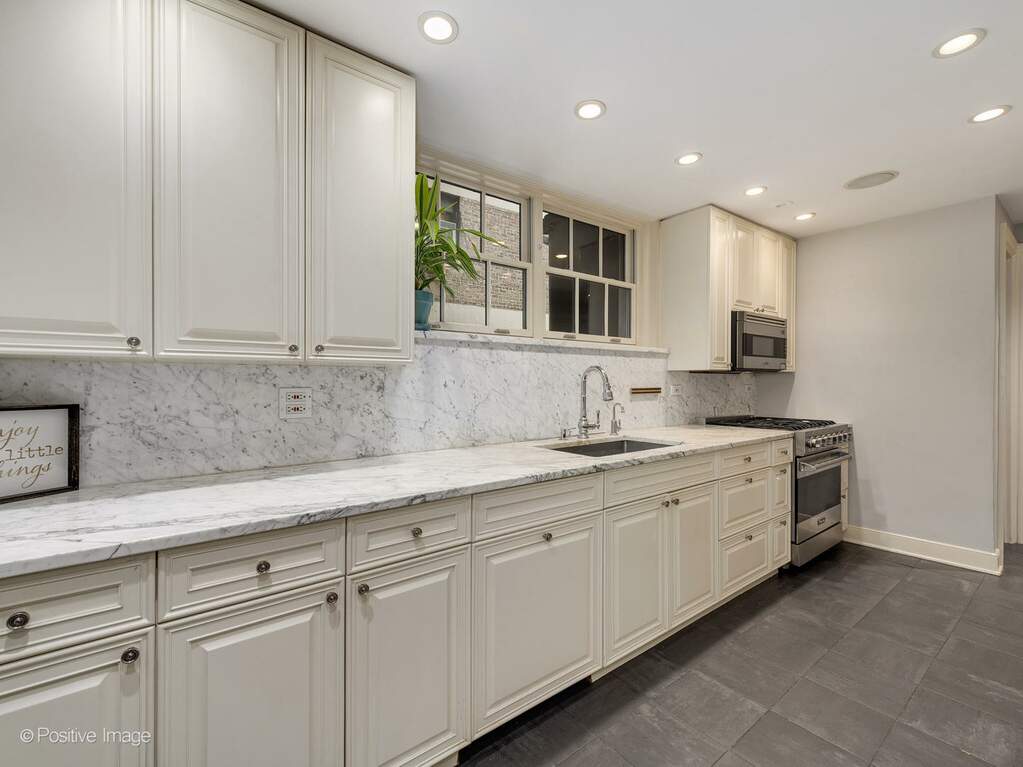 Private full-floor residence detail at Park Tower