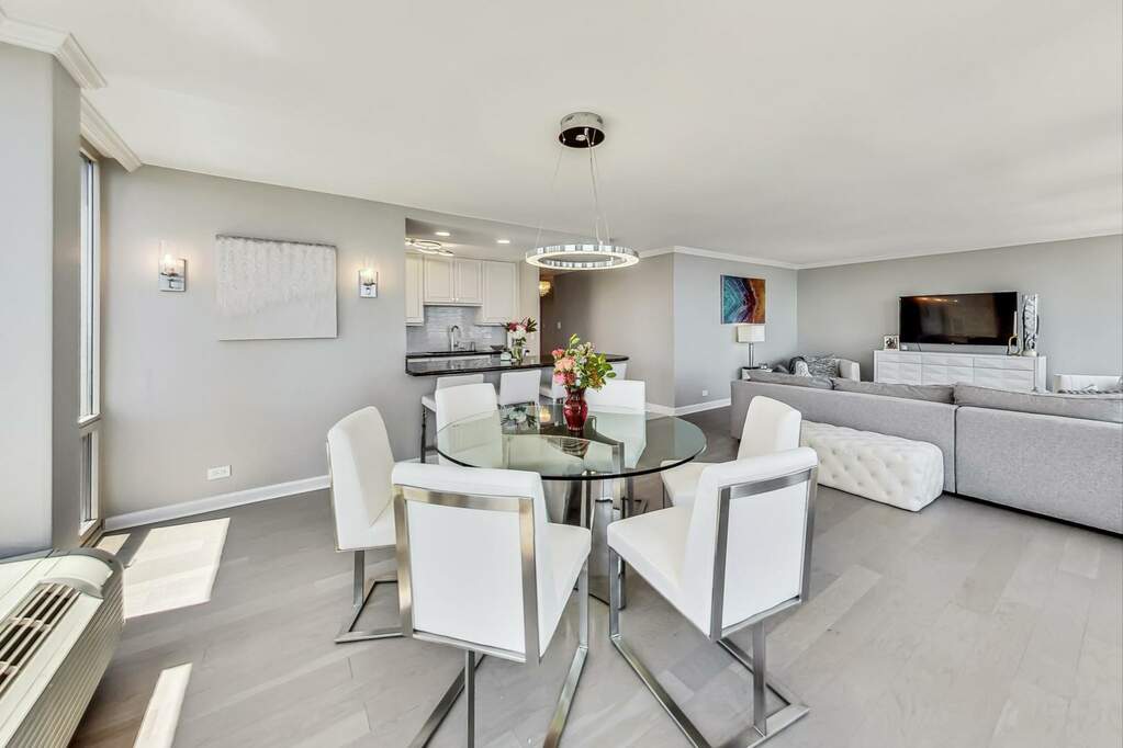 Private full-floor residence detail at Park Tower
