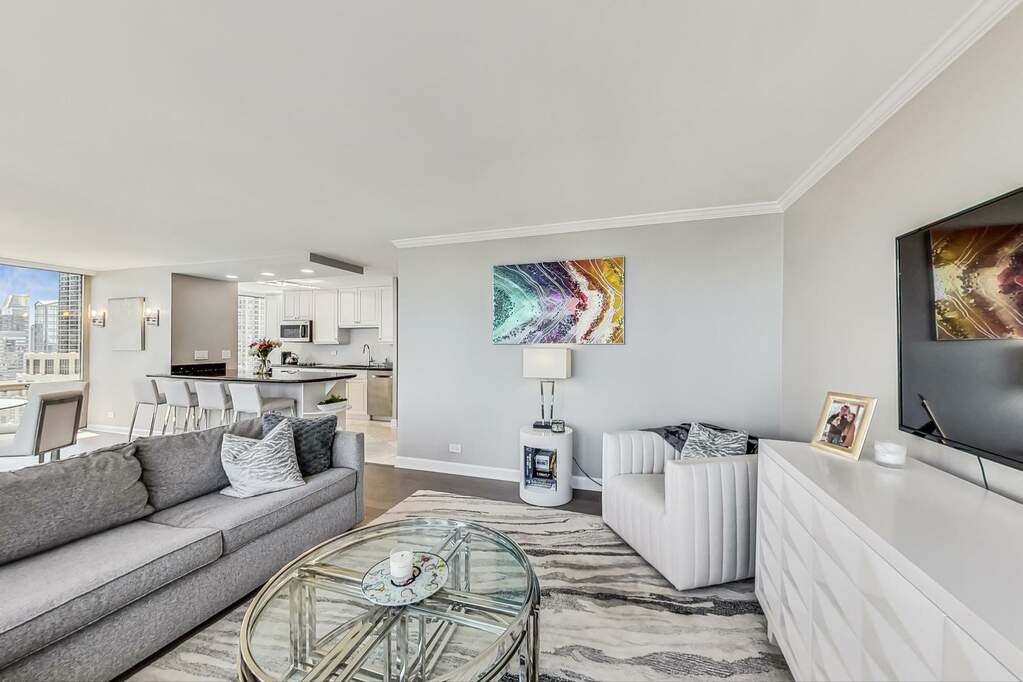 Designer kitchen and refined entertaining spaces