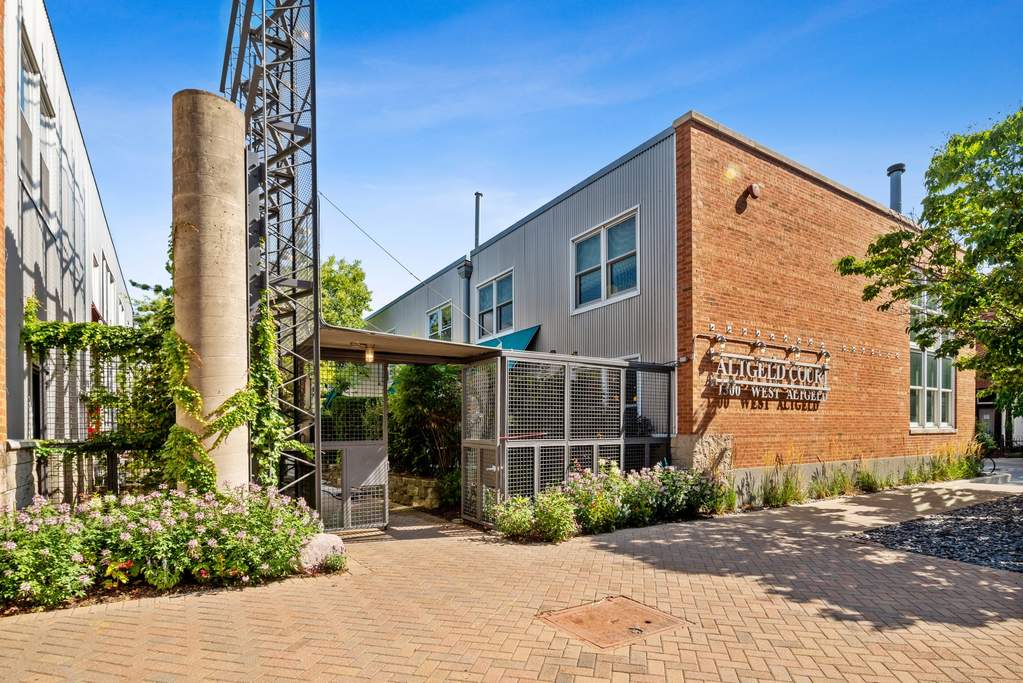 1300 W Altgeld Street #134 property in Chicago