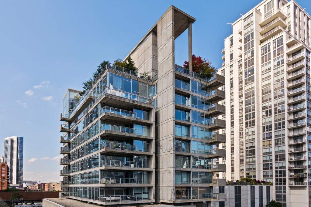 201 W Grand Avenue #PH2 property in Chicago
