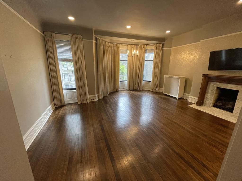 Private full-floor residence detail at Park Tower