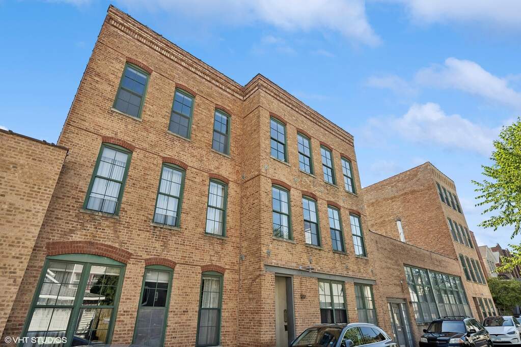 1237 N Honore Street #3N property in Chicago
