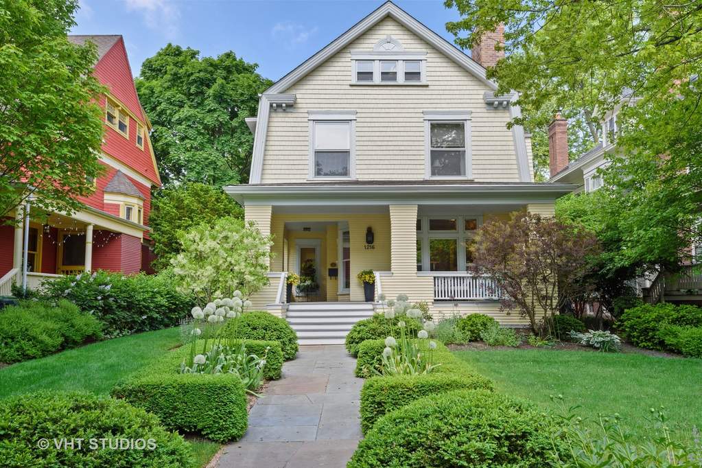 1216 Judson Avenue property in Evanston