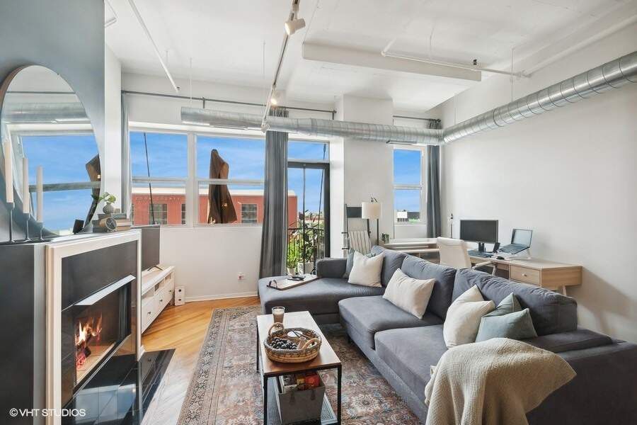 Park Tower penthouse interior at 800 North Michigan Avenue