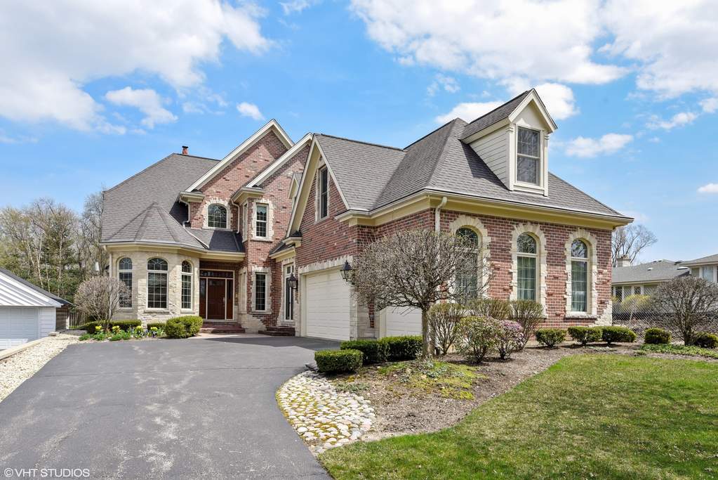 235 Middaugh Road property in Clarendon Hills