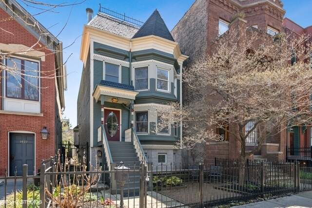 1939 W Evergreen Avenue property in Chicago