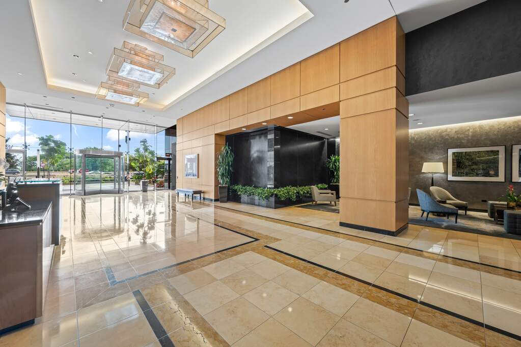 Private full-floor residence detail at Park Tower
