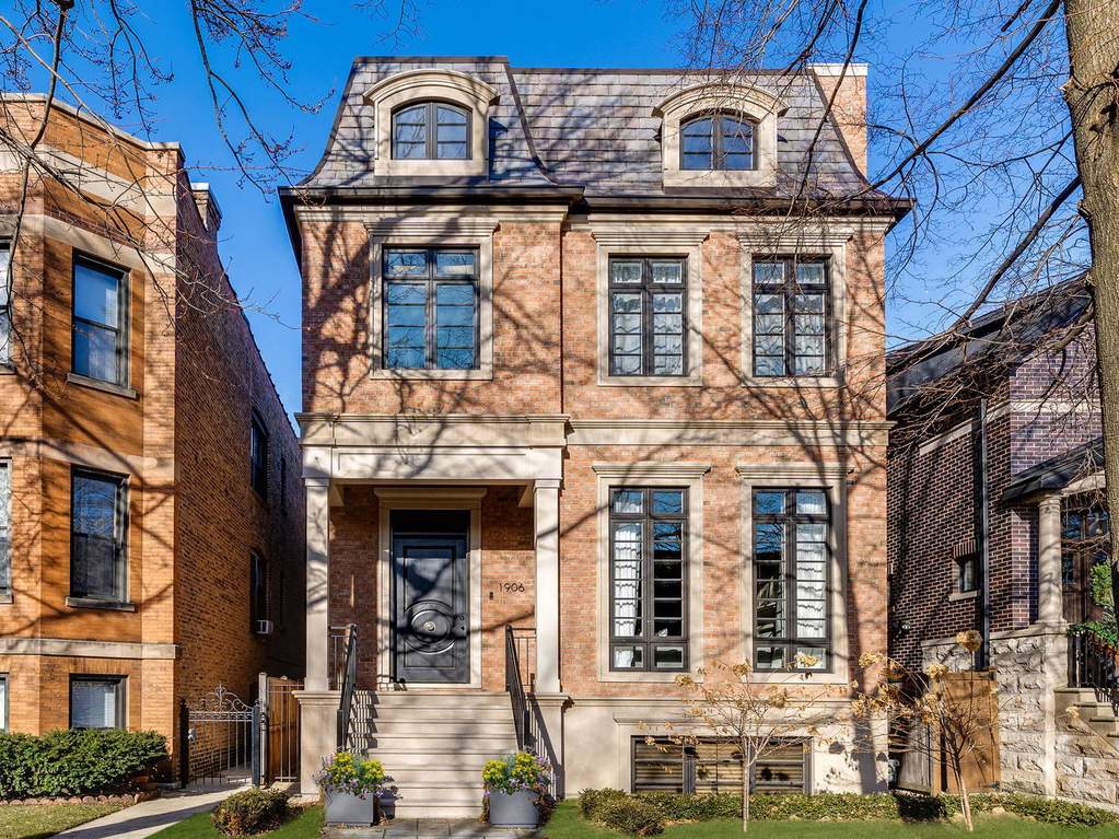 1906 W Bradley Place property in Chicago