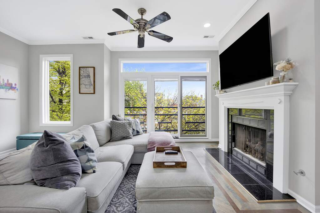 Luxury living space with panoramic Chicago views