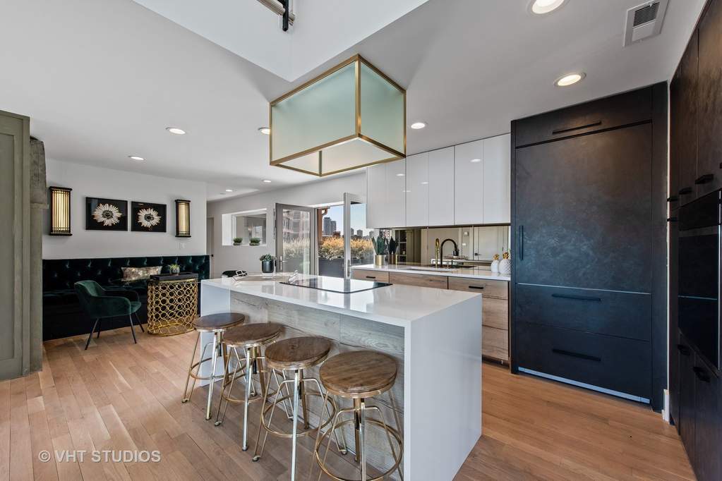 Luxury living space with panoramic Chicago views