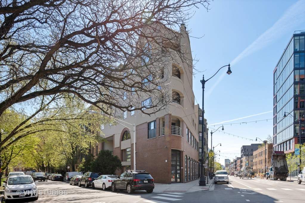 885 W Lill Avenue #6 property in Chicago