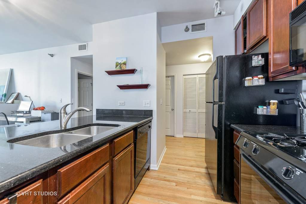 Designer kitchen and refined entertaining spaces