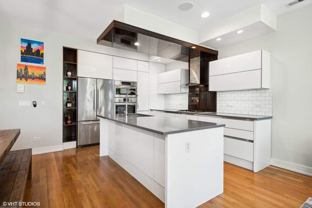 Private full-floor residence detail at Park Tower