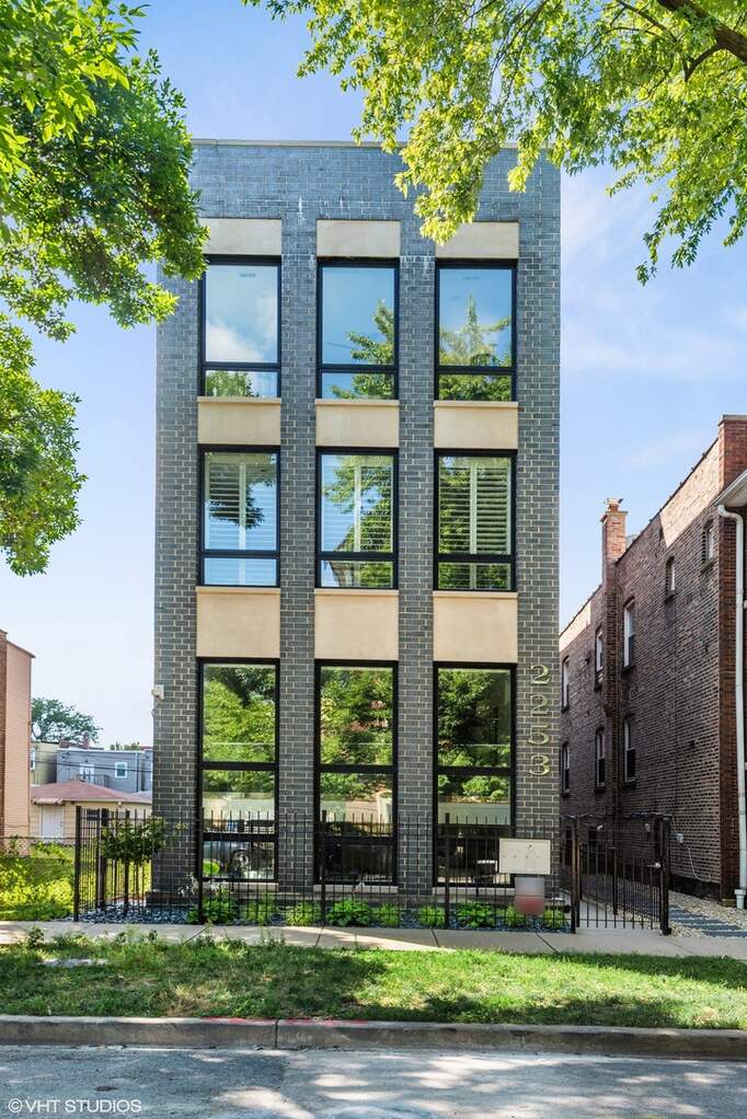 2253 W Huron Street #2 property in Chicago
