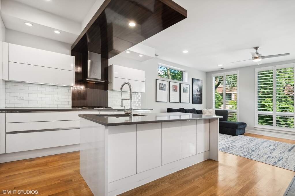 Park Tower penthouse interior at 800 North Michigan Avenue