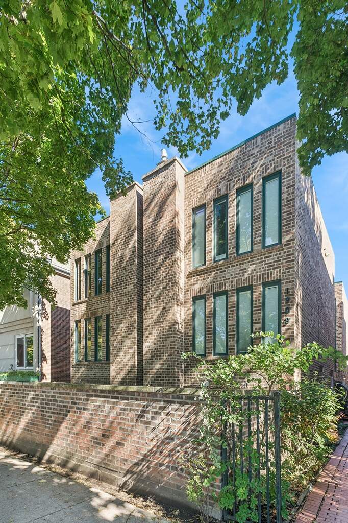1909 N Larrabee Street #B property in Chicago