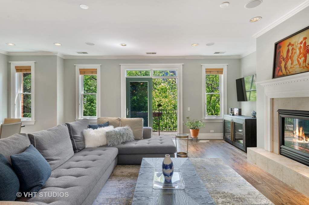 Park Tower penthouse interior at 800 North Michigan Avenue