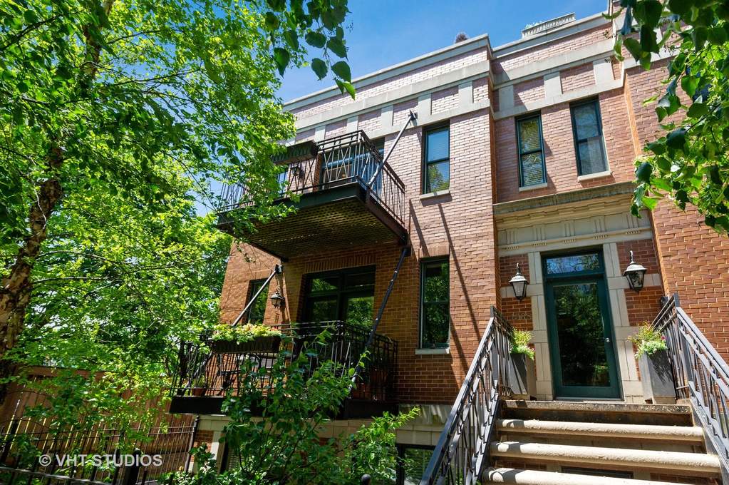 1368 N Mohawk Street #3S property in Chicago