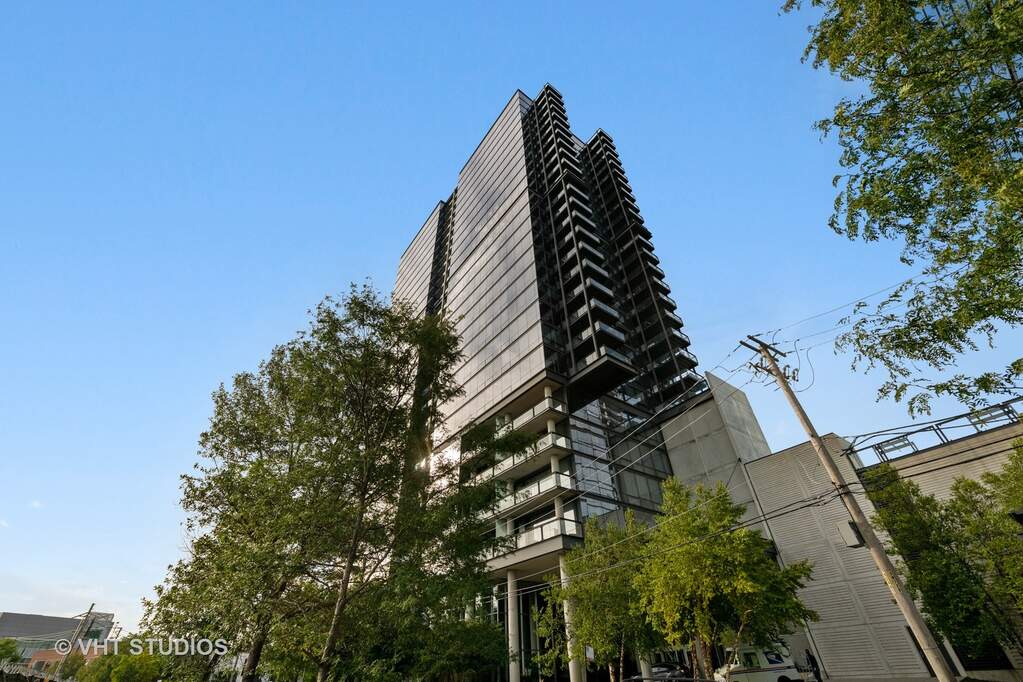 860 W Blackhawk Street #1107 property in Chicago