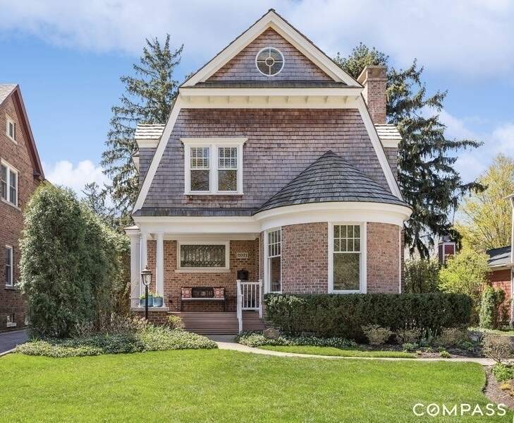 2021 Chestnut Avenue property in Wilmette