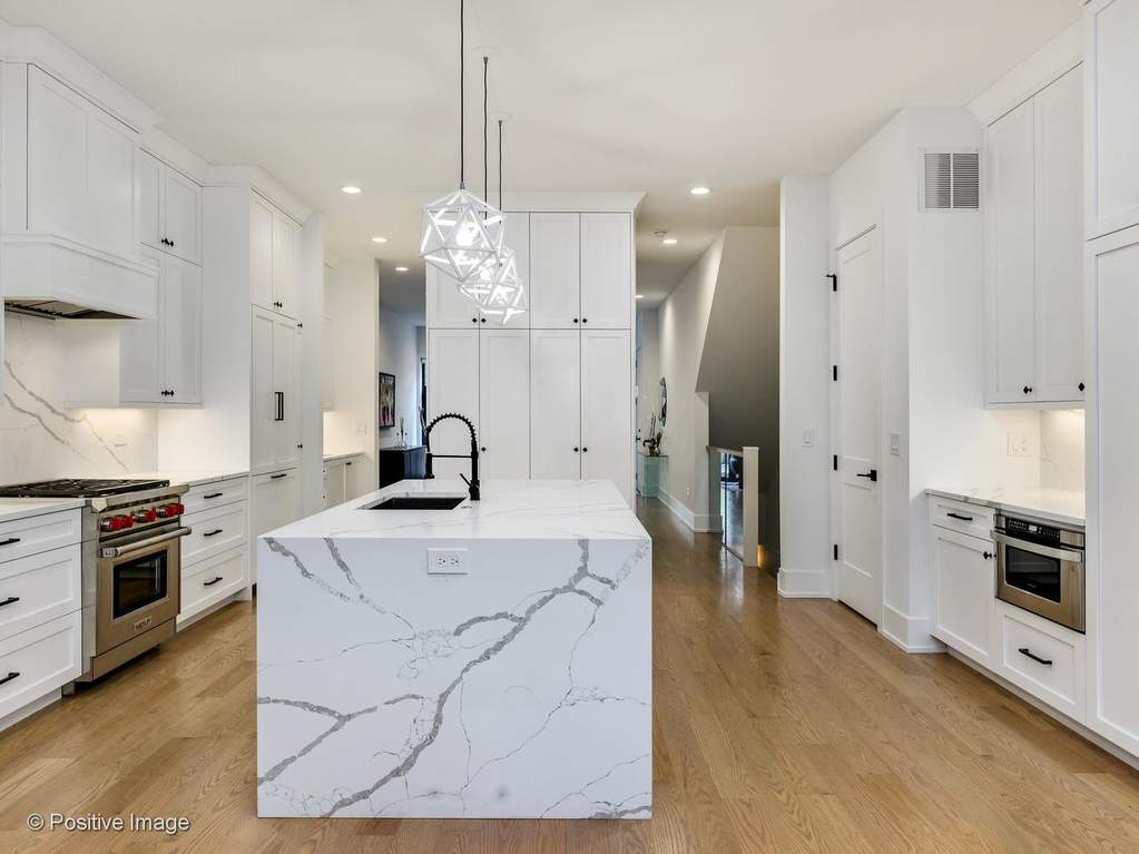 Designer kitchen and refined entertaining spaces