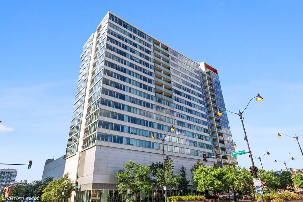 659 W Randolph Street #1813 property in Chicago