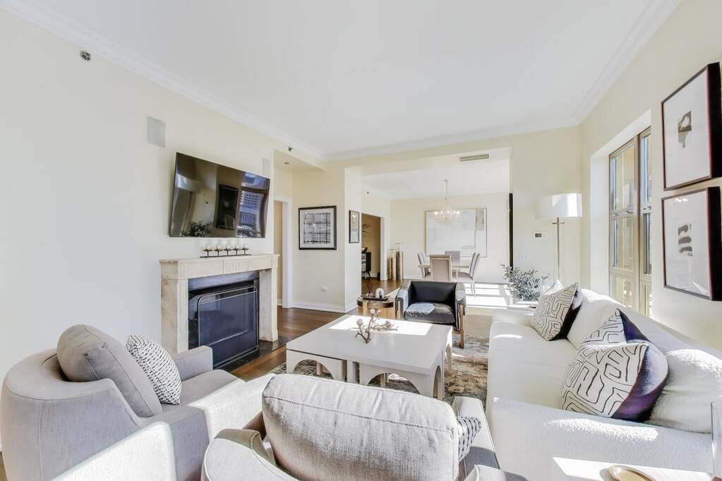 Designer kitchen and refined entertaining spaces