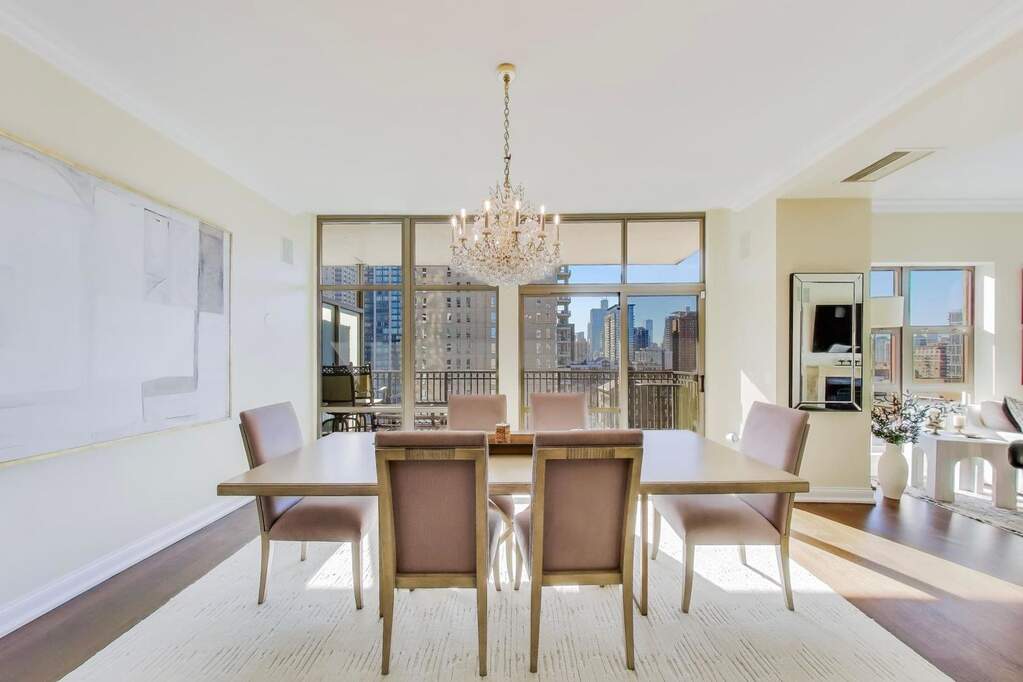 Private full-floor residence detail at Park Tower