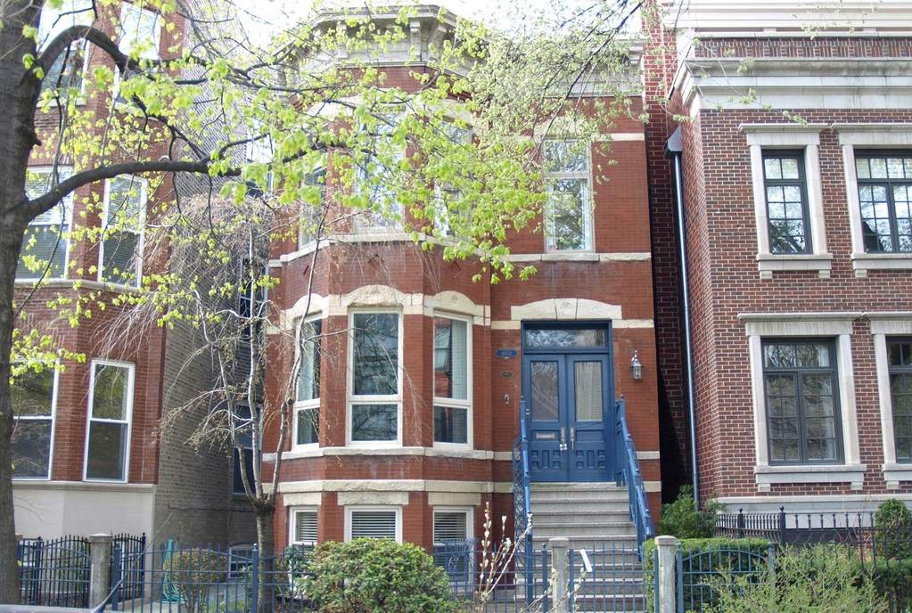 1037 W Altgeld Street property in Chicago