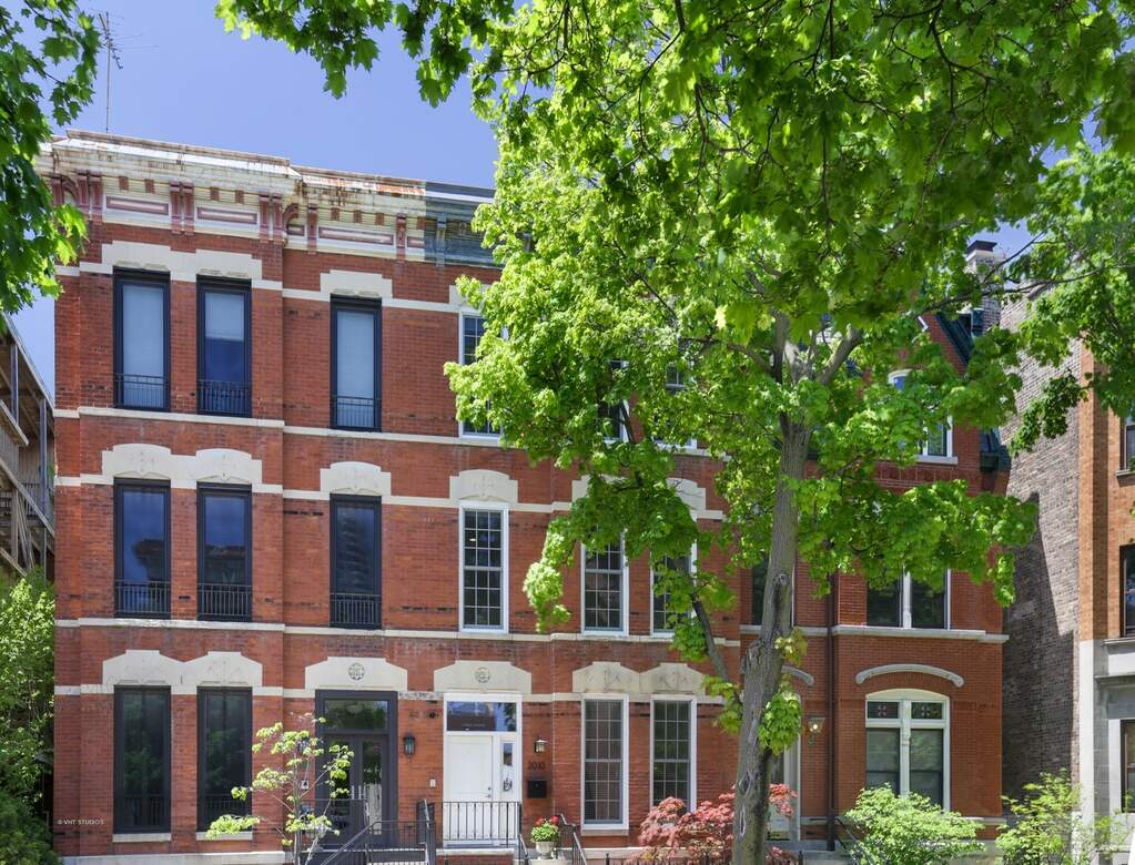 2010 N Cleveland Avenue property in Chicago