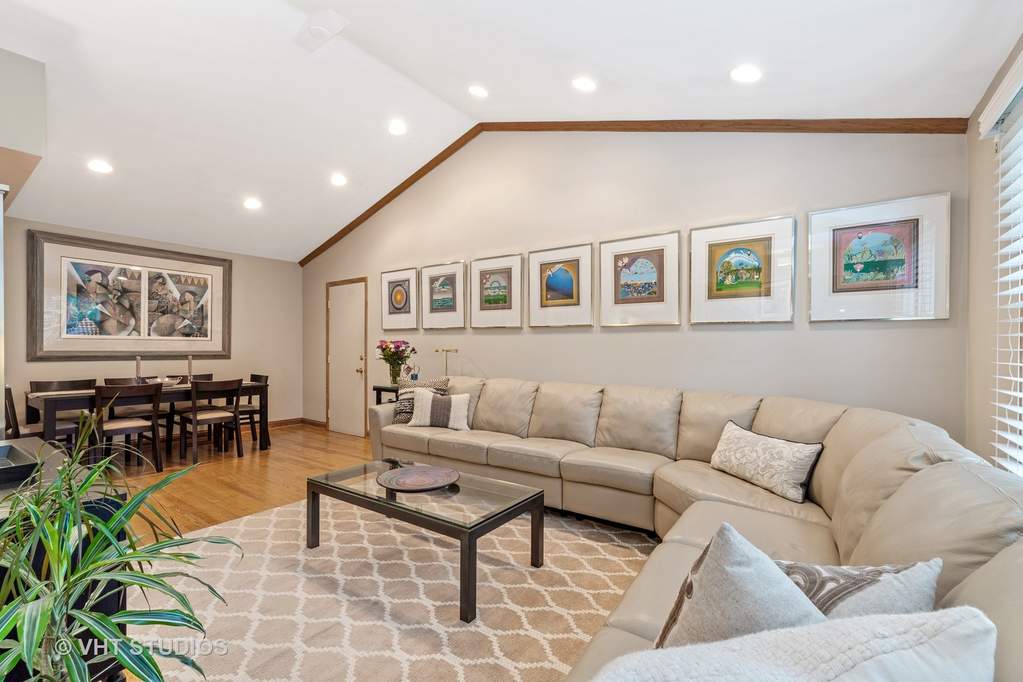 Park Tower penthouse interior at 800 North Michigan Avenue