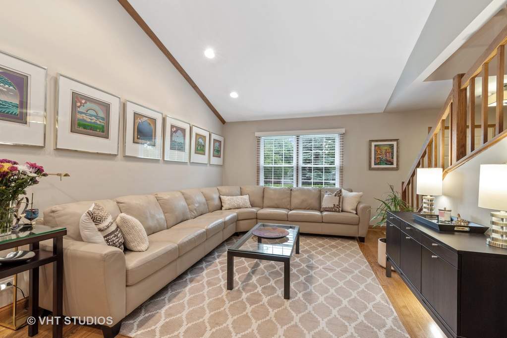 Luxury living space with panoramic Chicago views