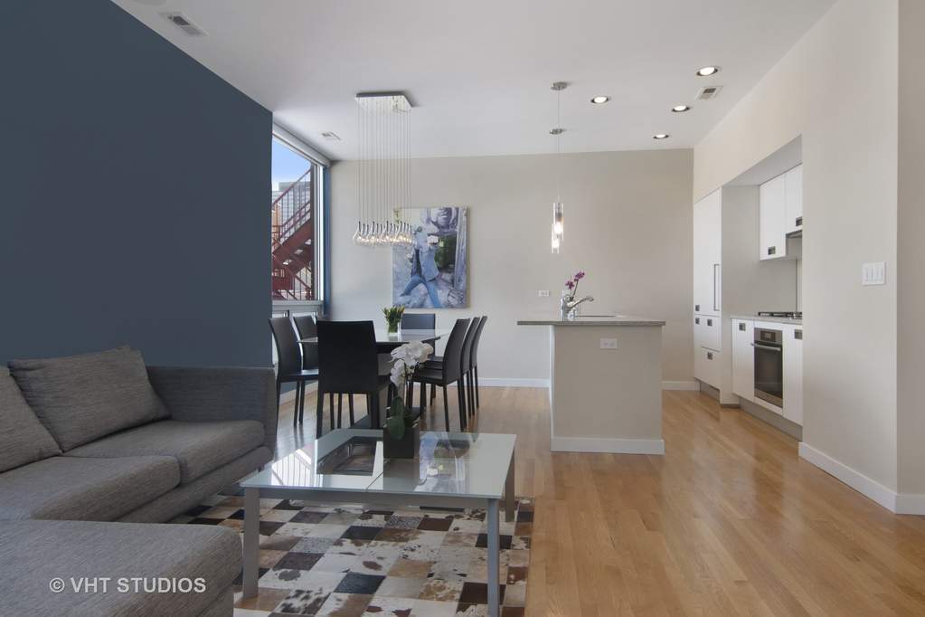Designer kitchen and refined entertaining spaces