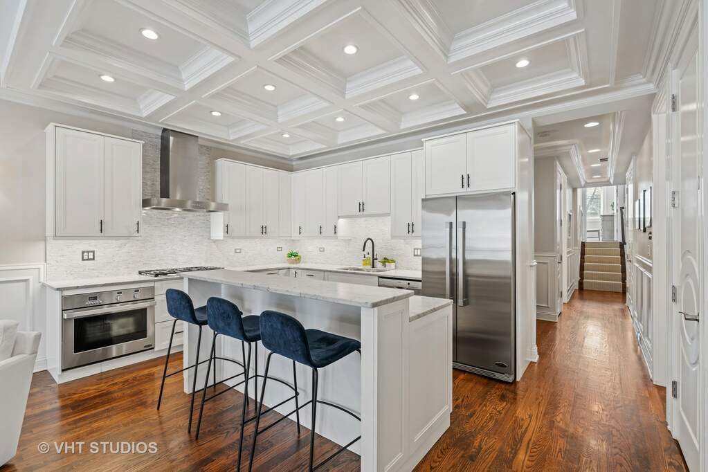Designer kitchen and refined entertaining spaces