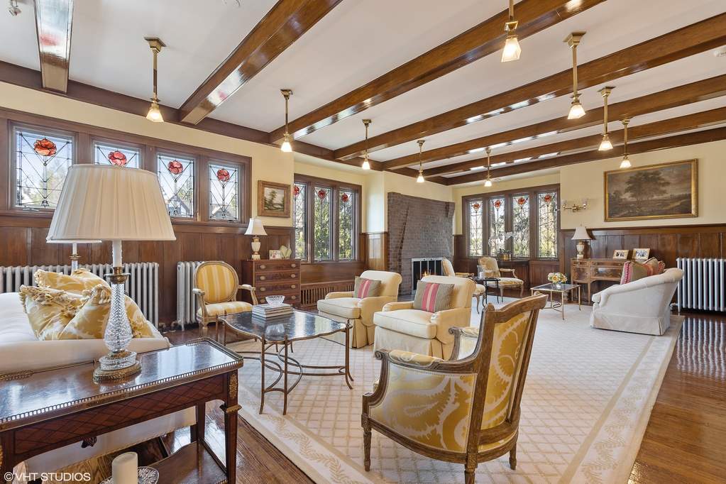 Luxury living space with panoramic Chicago views