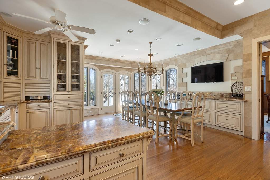 Private full-floor residence detail at Park Tower