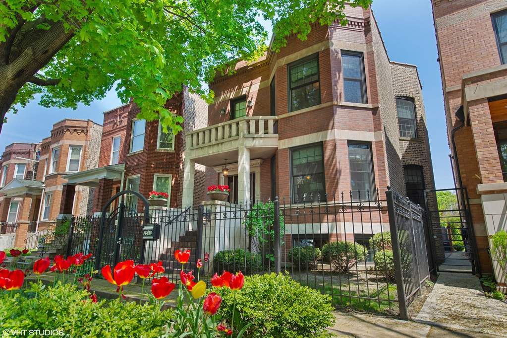 3513 N Claremont Avenue property in CHICAGO