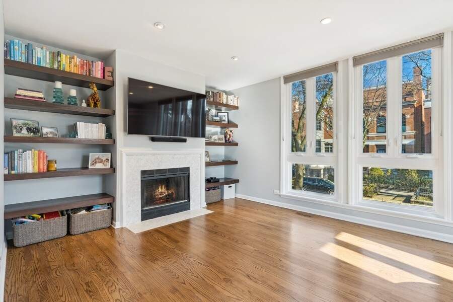 Designer kitchen and refined entertaining spaces