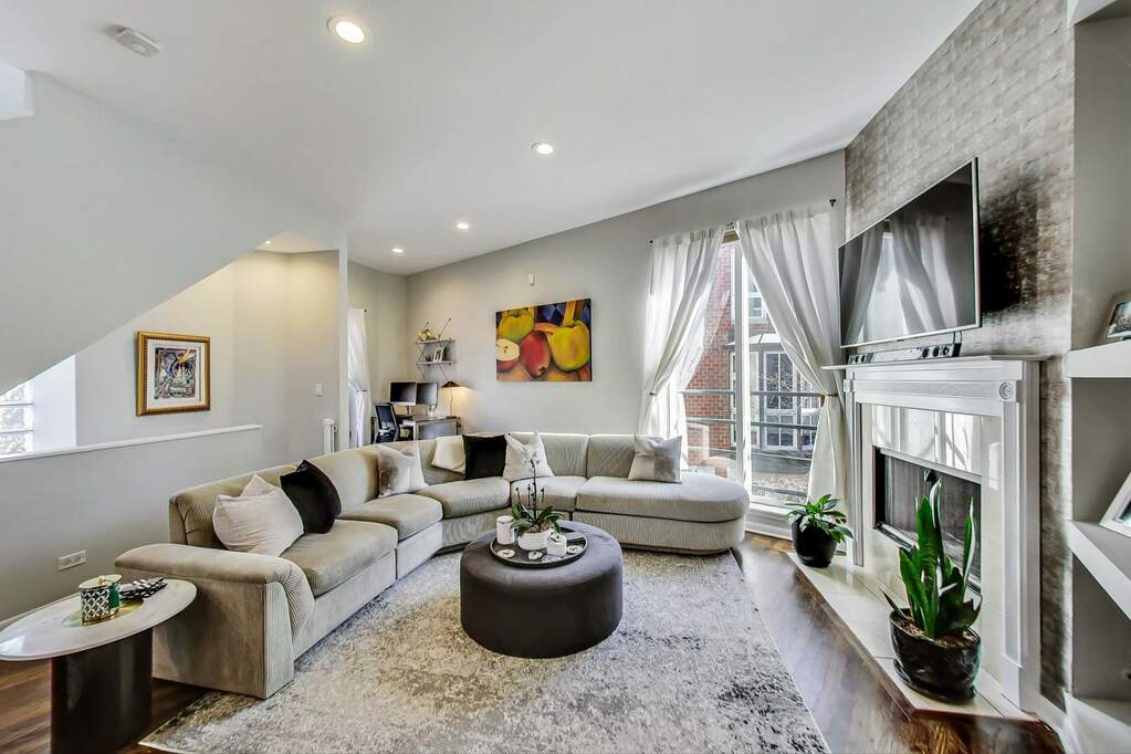 Private full-floor residence detail at Park Tower