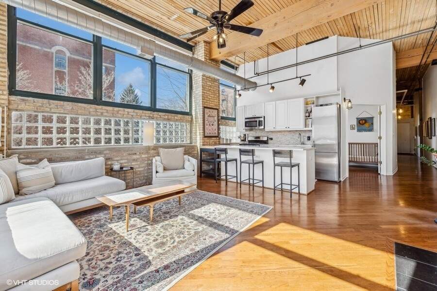 Luxury living space with panoramic Chicago views