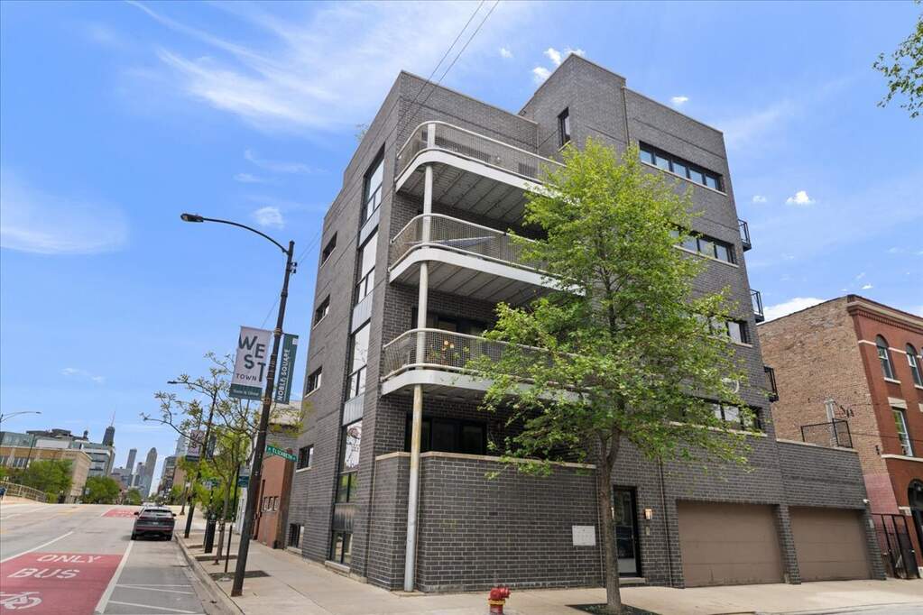 757 N Elizabeth Street #2 property in Chicago