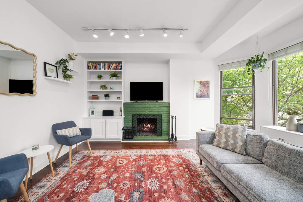 Luxury living space with panoramic Chicago views
