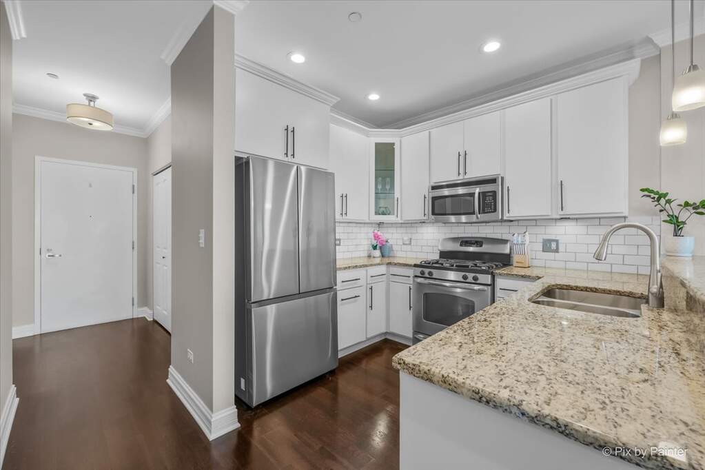 Designer kitchen and refined entertaining spaces