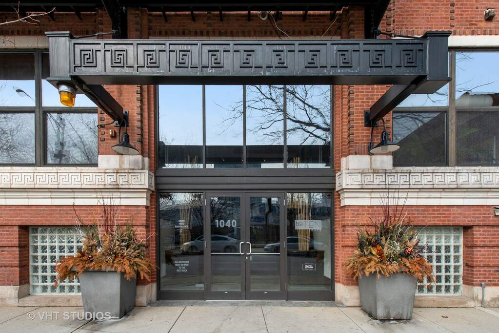 1040 W Adams Street #307 property in Chicago