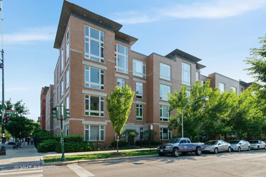 1015 W Buena Avenue #4W property in Chicago