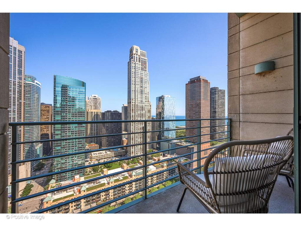Penthouse bedroom suite overlooking Chicago